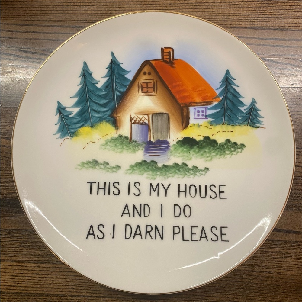 Sassy Vintage Decorative Plate with Cottage Design